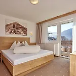 Gaestehaus Bergkristall * Sölden