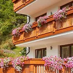 Gaestehaus Bergkristall Sölden