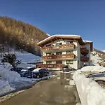 Lägenhet Gaestehaus Bergkristall