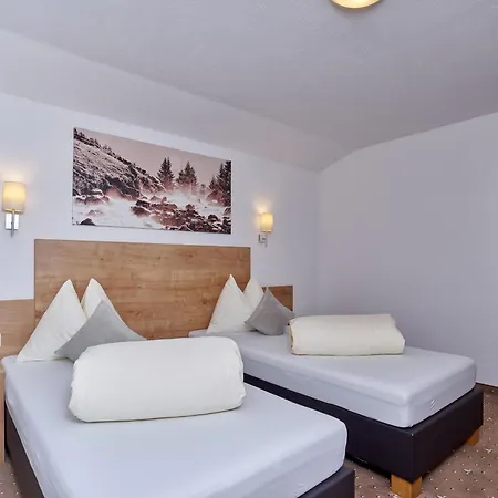 Апартаменты Gaestehaus Bergkristall