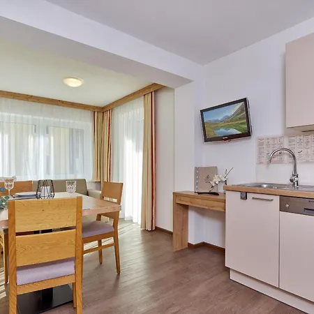 Gaestehaus Bergkristall * Зёльден