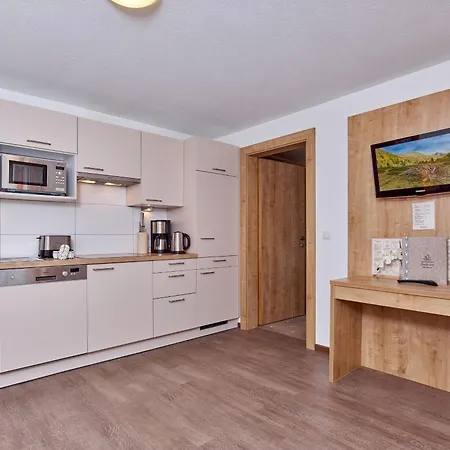 Gaestehaus Bergkristall Апартаменты *