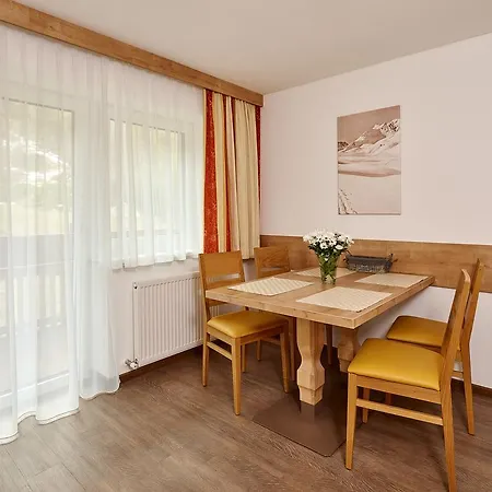 Apartment Gastehaus Bergkristall Solden