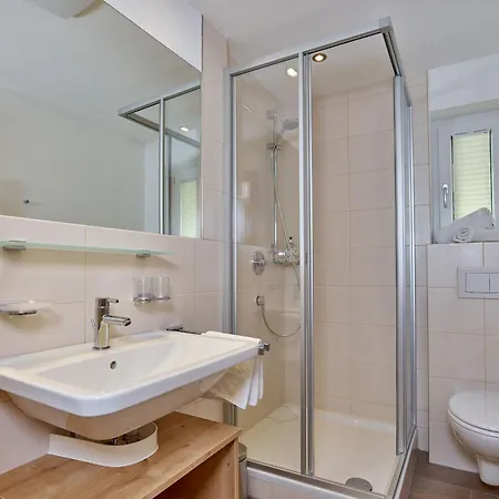 Gaestehaus Bergkristall Apartman *